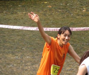 張り切るオバサン