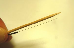 爪楊枝と鍼の比較