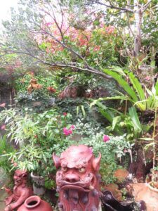 人が動かない状態が続くと体力の無いお店から順に潰れてしまうな